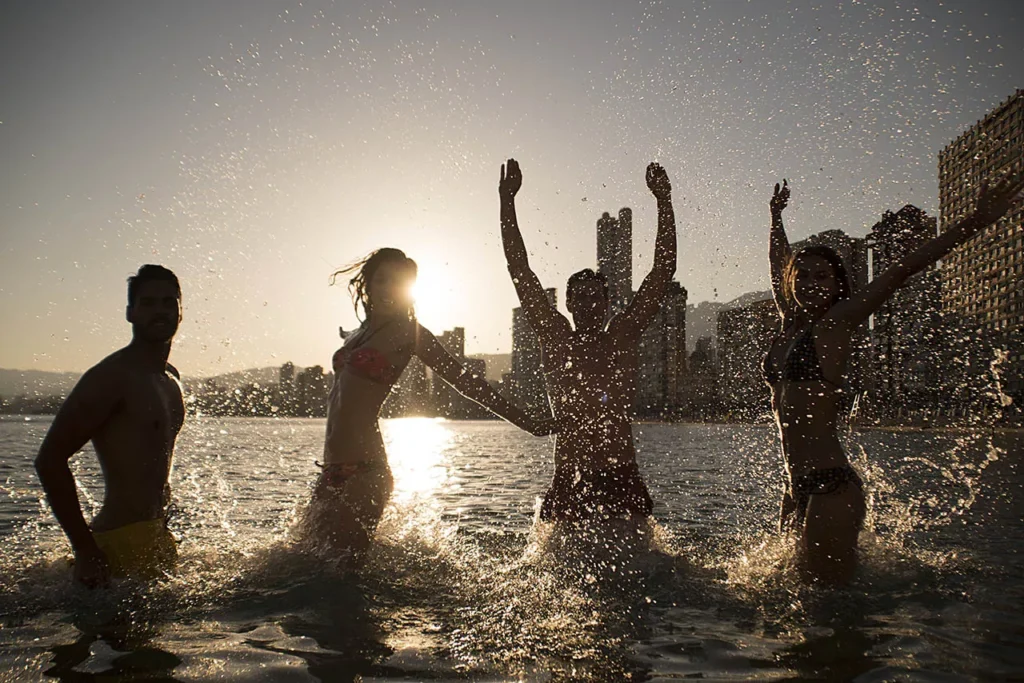 106 campaña de turismo benidorm para Hosbec direccion de Juan Ais