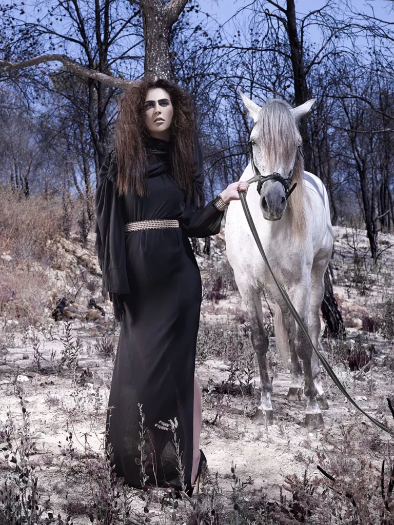 117 editorial el bosque con Tania de escala m, estilismo de Anna Romero e Ivan Cañadas