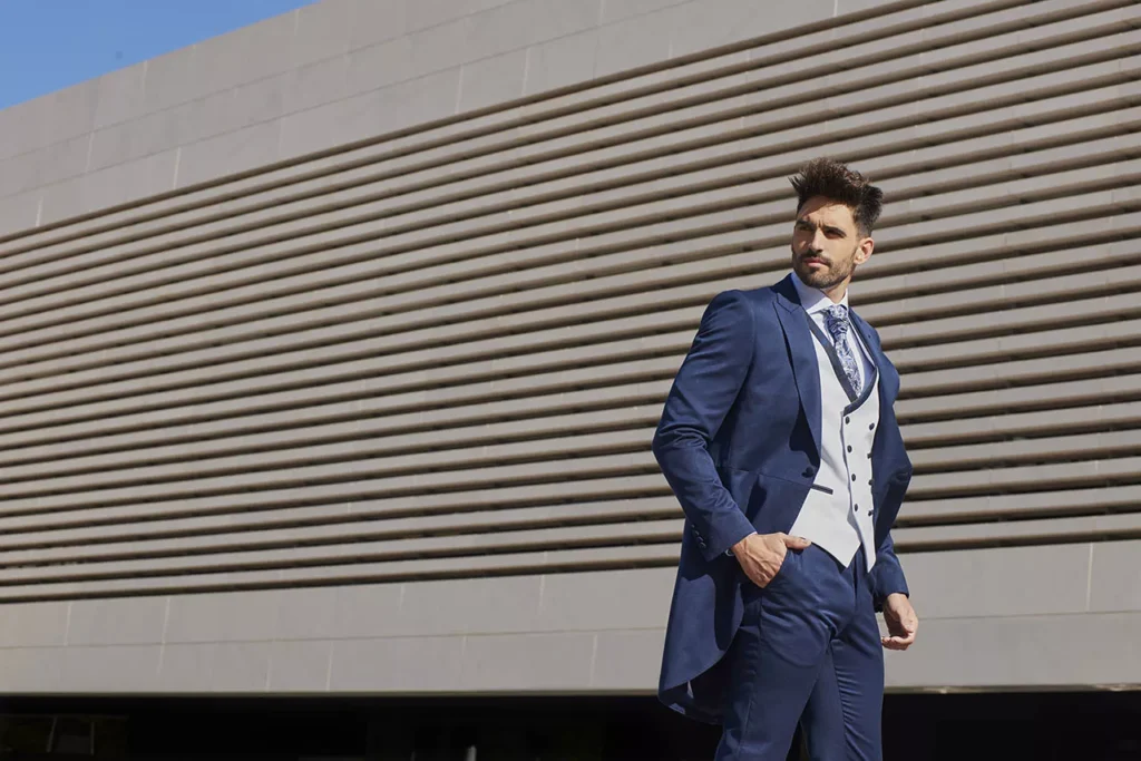 142 catalogo carlo ruzzini con Miguel Angel de escala m en ADDA Alicante