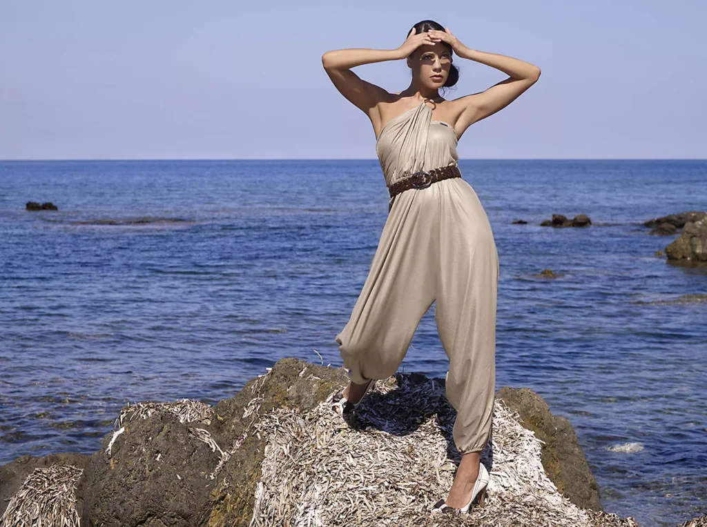 30 catalogo amarillolimon con Iriana de escala m