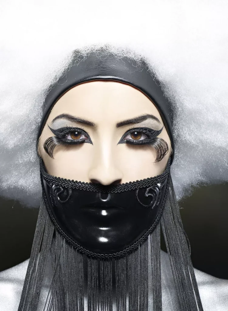 78 campaña de maquillaje de aaron blanco para Make up forever con Veronica de escala m